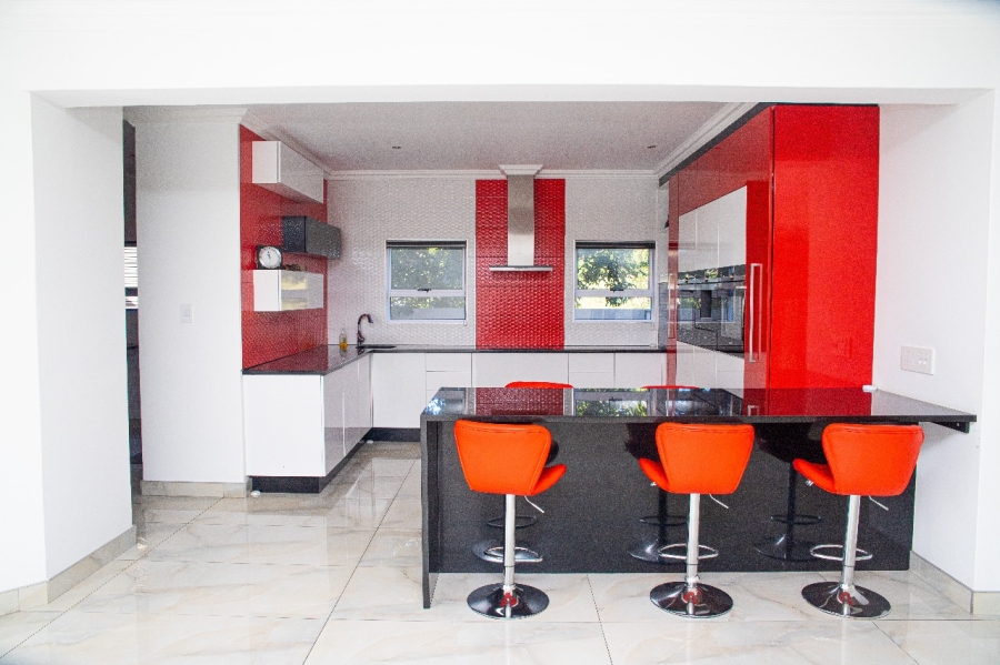 5 Bedroom Property for Sale in Beacon Bay Eastern Cape